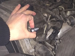 Замена клапана аварийного сброса топлива на KIA Sorento